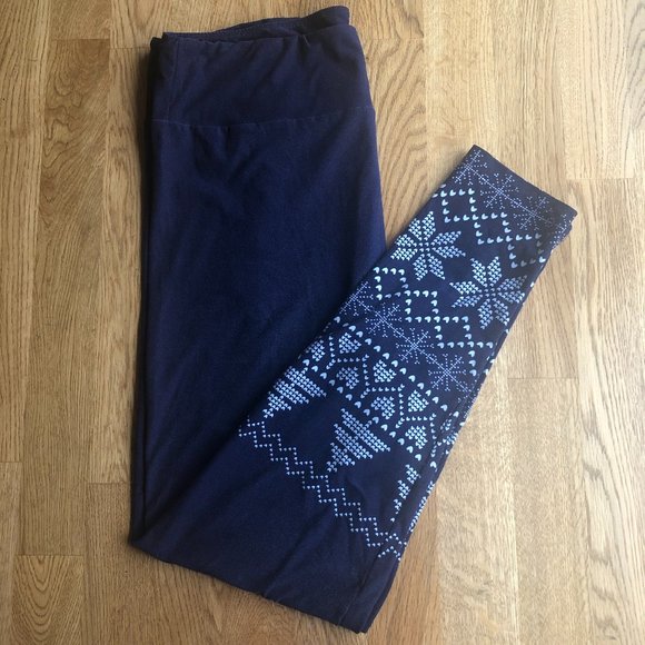 LuLaRoe Pants - RARE Lularoe Fair Isle Blue Leggings Tall & Curvy Holiday Christmas Winter
